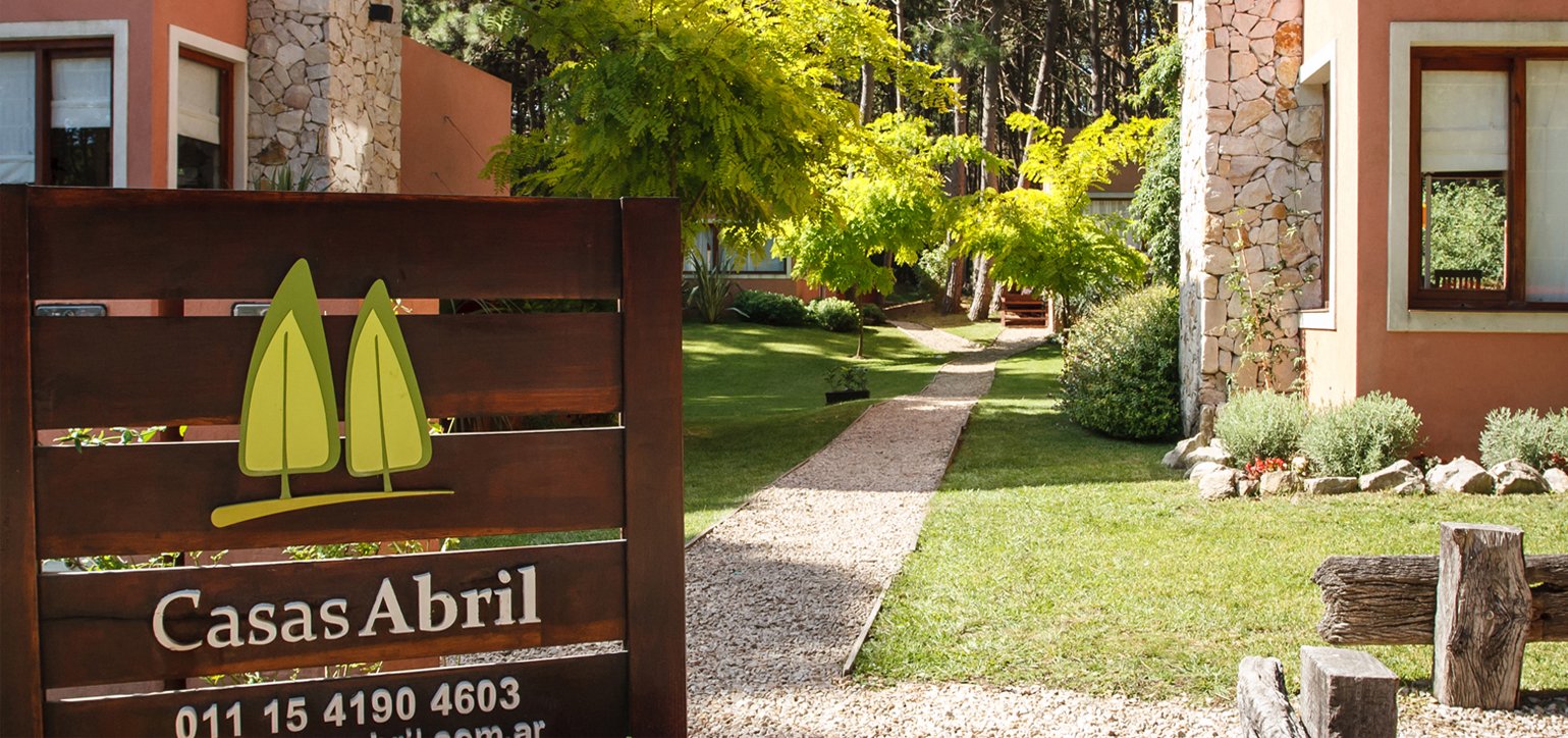 Cabañas en Mar Azul / Casas Abril