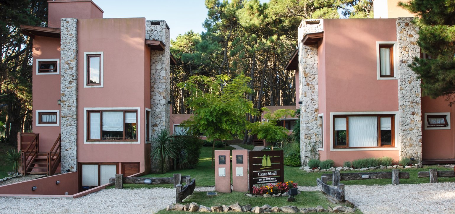 Cabañas en Mar Azul / Casas Abril